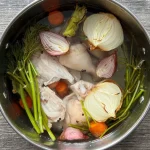 Kuidas teha täiuslikku kuldset kanapuljongit: 5 saladust rikkaliku maitse saavutamiseks kuidas-teha-taiuslikku-kuldset-kanapuljongit-5-saladust-rikkaliku-maitse-saavutamiseks.webp.webp